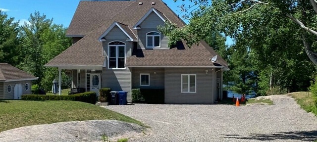 Waterfront Executive Cottage on Nipissing in Callander