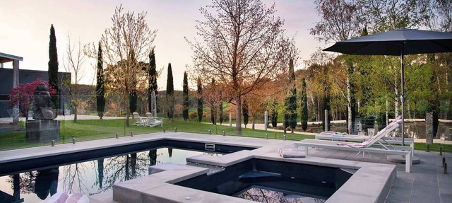 Welcome Paddock | Country Estate with Pool & Spa in Shepherds Flat