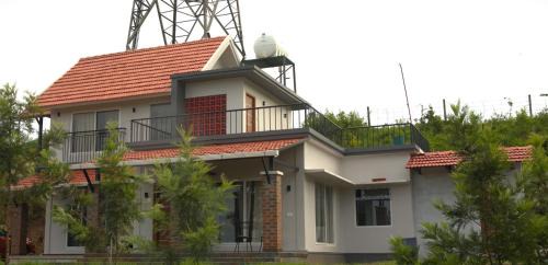 wild grove resorts in Varagampadi