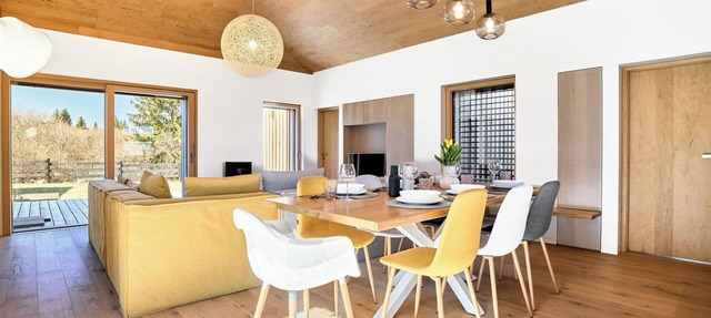 Wonderful private villa for 6 people with WIFI, TV, terrace and panoramic view in Ostrov