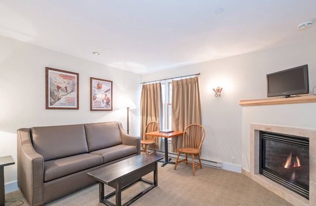 1-Bedroom Mountainside Inn Suite With Fireplace in Telluride
