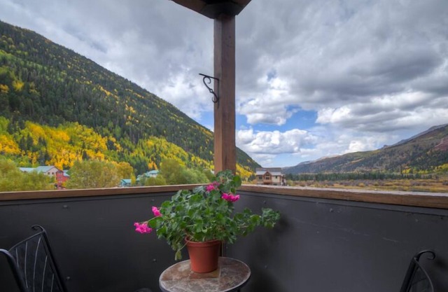 Spacious Condo in Telluride-Beautiful West Views! in Telluride