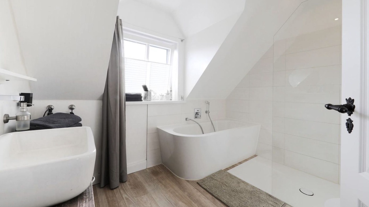Photo of Bathroom in Neuengamme