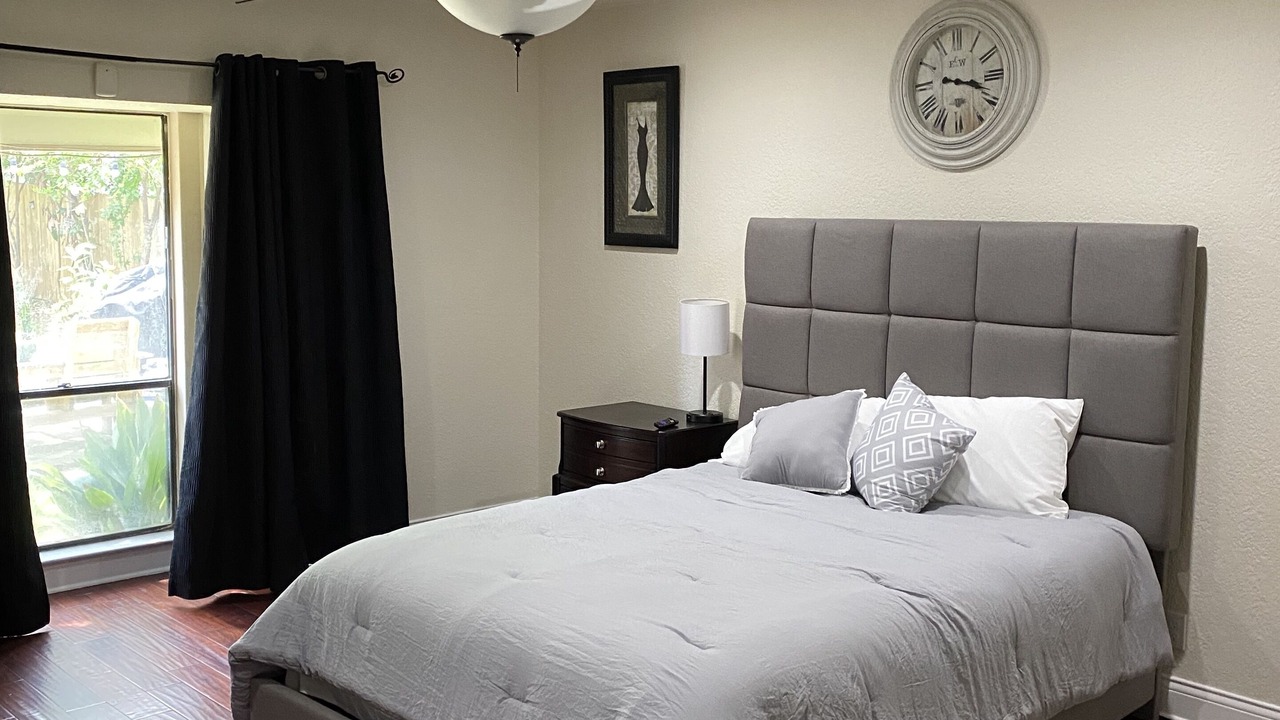 Photo of Bedroom in Oak Creek