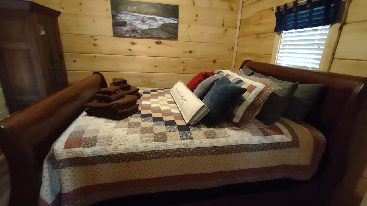 Photo of Bedroom in Bryson City