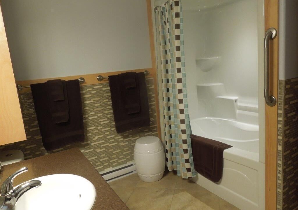 Photo of Bathroom in Green Gables