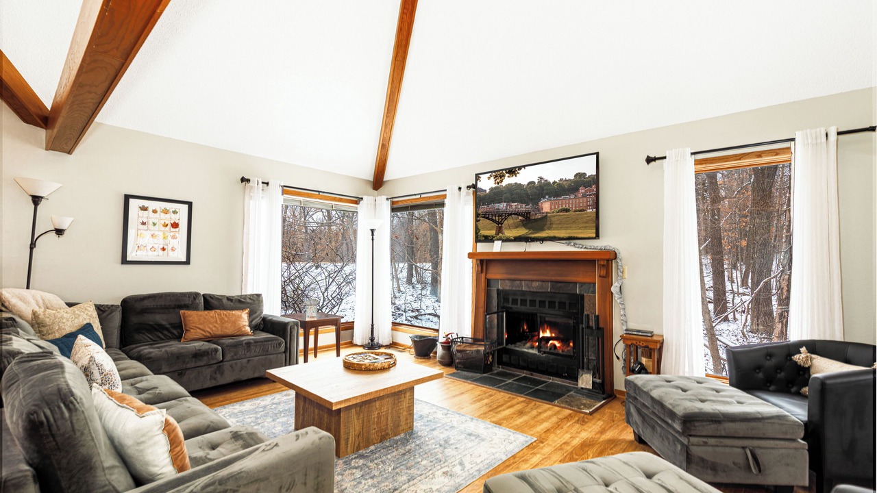 Photo of Livingroom in The Galena Territory
