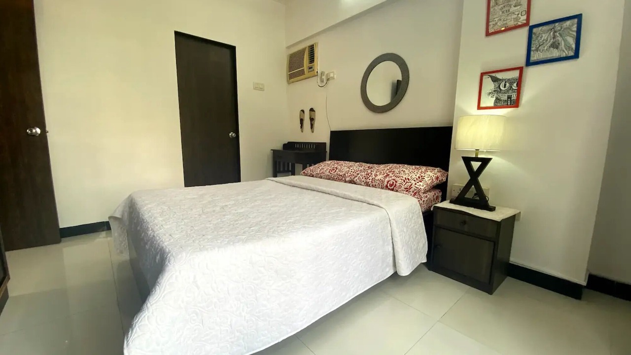 Photo of Bedroom in Pali Hill