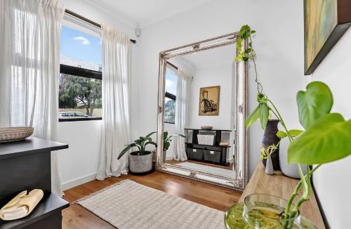 Campbelltown Apartment | Atkell Hollow Family Retreat