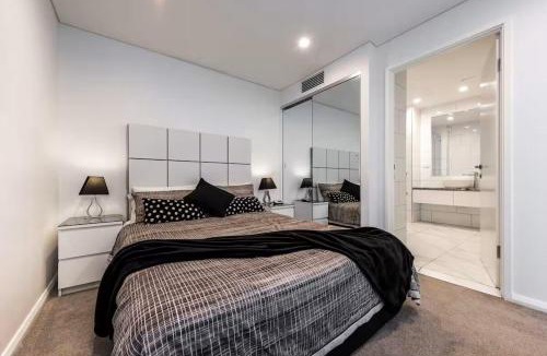 Adelaide Central Business District Apartment | Great views Penthouse on North Terrace