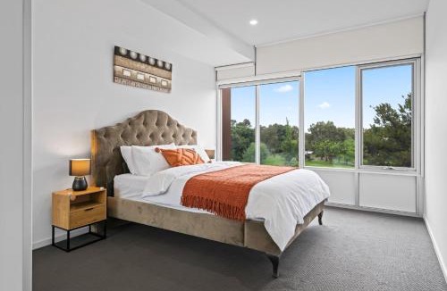 Adelaide Central Business District Apartment | Adelaide Parkside Escape 2BR Gym Parking