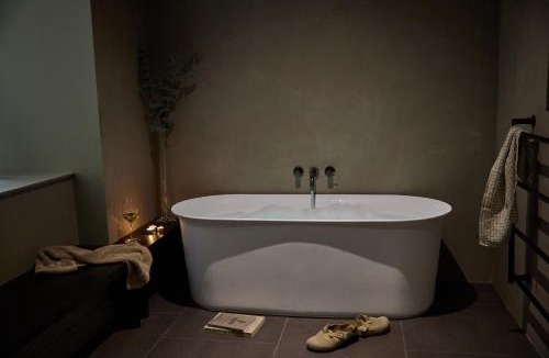 Ilkley Apartment | The Coach House Lodges at Denton Reserve