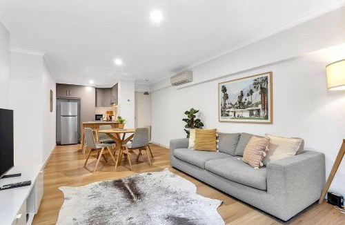 Glenelg South Apartment | Sands & Hearth - Minutes to Beach & Moseley Square