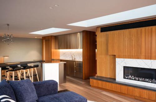 Battery Point Apartment | 'Hobart' - Waterfront penthouse with private heated pool