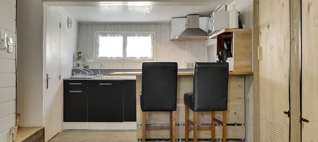 Boat 'Péniche Destinée' with Balcony, Wi-Fi and Air Conditioning in Bordeaux