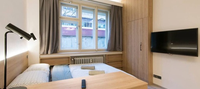 Quiet Studio by Anděl Metro - Walk to Old Town, Next to Nový Smíchov Mall in Prague