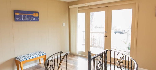 Lake Views & Access + Pool, Indoor/Outdoor Living, Family & Pet Friendly in Creal Springs