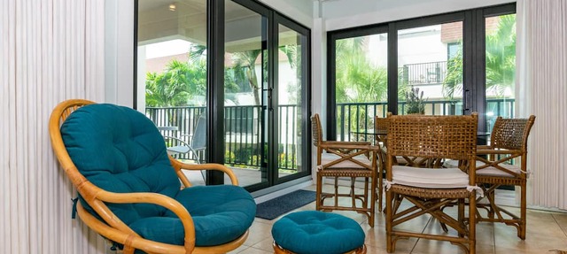 Waters Edge 106S · Pool Lanai · 1-Mo Winter Min in Holmes Beach