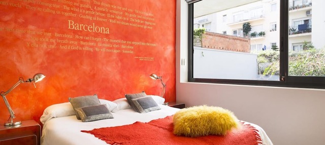 My Space Barcelona: 2 Apartments with Private Pool in Sant Gervasi for 20 people in Barcelona
