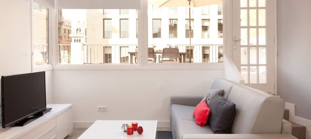 Stylish attic with private terrace in Barcelona