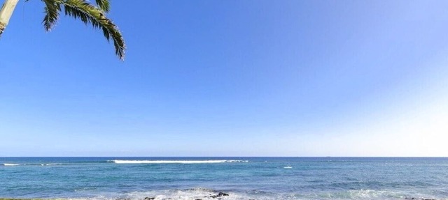 OCEANFRONT Ground Floor 2bd/2ba Unit with Amazing Ocean Views & A/C in Koloa