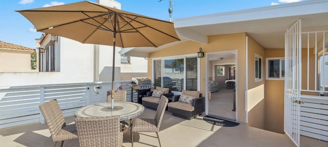Backyard Beach! 50 Steps to the Sand with Bay Views and Ocean Blues in Newport Beach