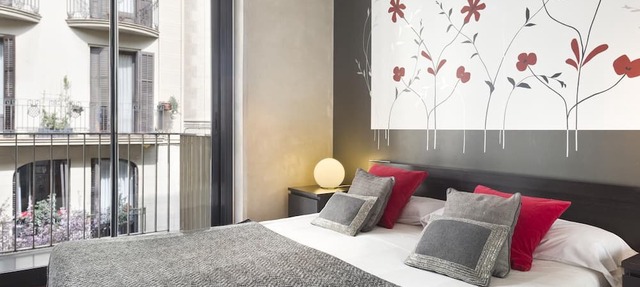 2-bedroom apartment in Sarrià with private terrace for 4 people in Barcelona
