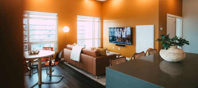 *Free Parking* Cozy 2br/2ba Penthouse DT Halifax! in Halifax