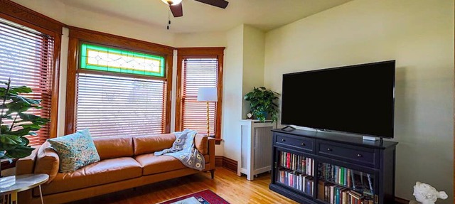 Entire Victorian House, Large Yard, Fire Pit, Walk to Lake, Patio, Yard Games in Lake City