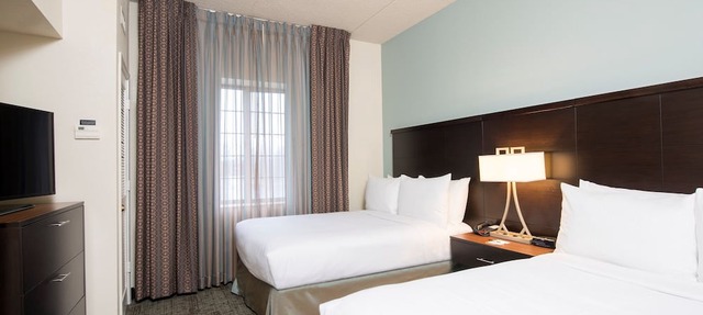 Fully-Equipped Suite | Gym Access in Oakbrook Terrace