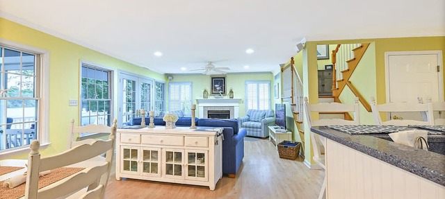 Charming Middle River Hideaway with Water-Front/Fire-pit/WiFi/Prvt Parking in Middle River