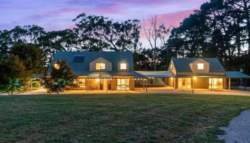 Private Acreage Retreat Summertown Heated Pool whole house in Summertown