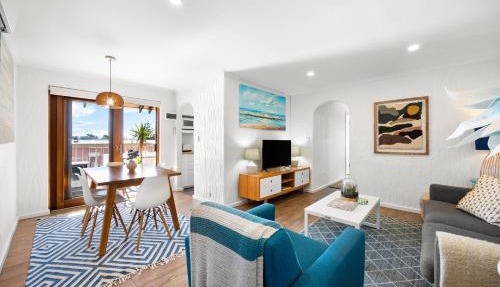 Glenelg Bliss - Charming Escape for Beachside Fun in Glenelg