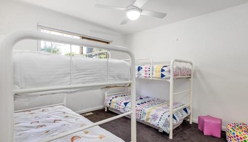 Everleigh - renovated, spacious beach house in Saint Andrews Beach