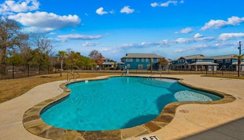 OM A14 Gruene Bridge Bungalow at Old Mills Resort in New Braunfels