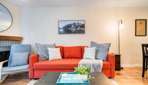 Dawson Haus - 2 Bedroom Condo in Collingwood in Collingwood