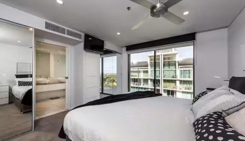 Great views Penthouse on North Terrace in Adelaide