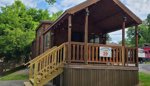 Family & Pet Friendly Cabin with Loft in PF in Pigeon Forge