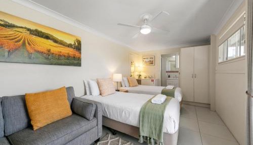 Maranda Country Estate 5 Bedrooms - 12x Beds, Pool, Spa, EV, Pets in Broke