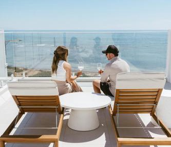 Sunsets Aldinga Beach, 4 king rooms, rooftop, incredible views in Aldinga Beach