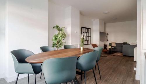 Modern 2BR Apartment near Rotterdam Central Station in Rotterdam