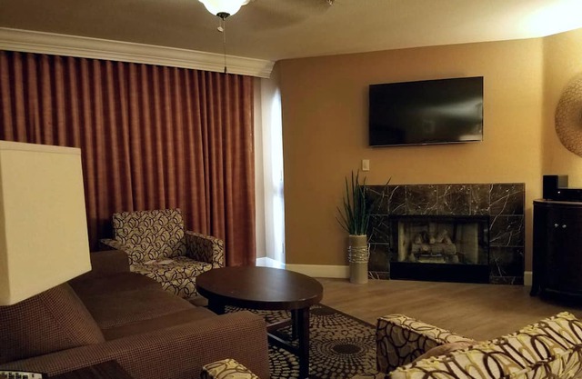 Escape to Luxury at Desert Club Resort - Your Ultimate Desert Oasis Awaits in Las Vegas